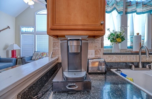 Surf City House | Beautiful Townhouse, Community Pool and Beach Access