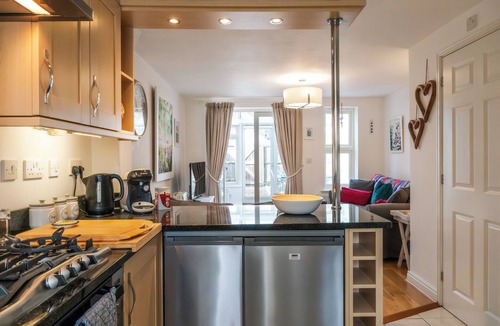 Stratton House | Beautiful Two BD Home Near Cirencester
