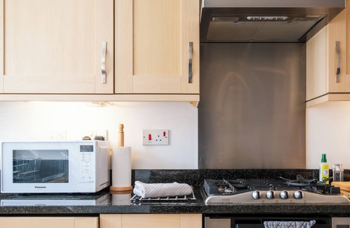 Stratton House | Beautiful Two BD Home Near Cirencester