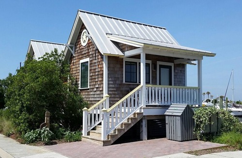 Bald Head Island Cottage | Beautiful Waterfront Cottage