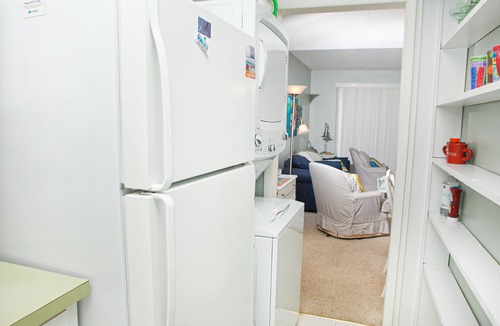 Pine Knoll Shores Condo | Beautifully Decorated Condo with Private Balcony, Free WiFi, Shared Pool, W/D