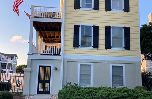 Buck Island House | BEAUTIFULLY DECORATED ~ CLOSE TO THE BEACH ~ 5 BEDROOM/4 BATH