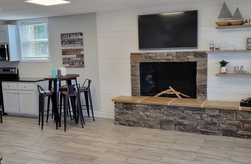Semora House | Beautifully Remodeled Lake House w/Plunge Pool!