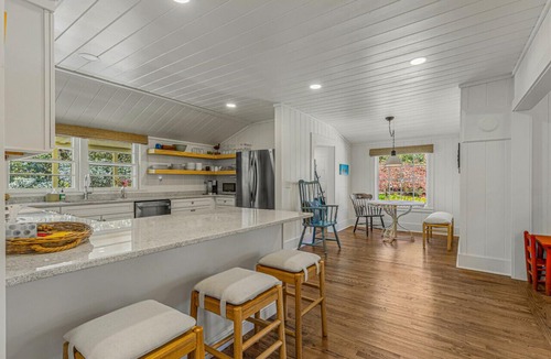 Cashiers House | Beautifully renovated cottage only 6 minutes to Cashiers!