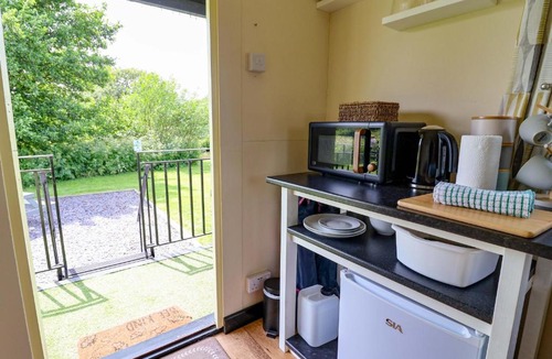 Loppington House | Bee Happy