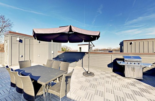 Historic Waverly House | Beech Ave Townhouse