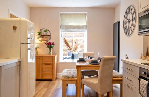 Bakewell House | Beech Cottage - Central Luxury
