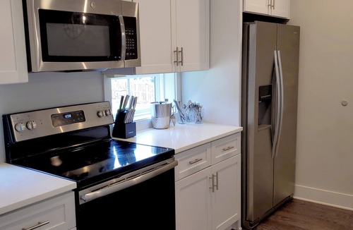 Historic Waverly House | Beech House, 3BR/4BA, King Beds, Garage, 12S
