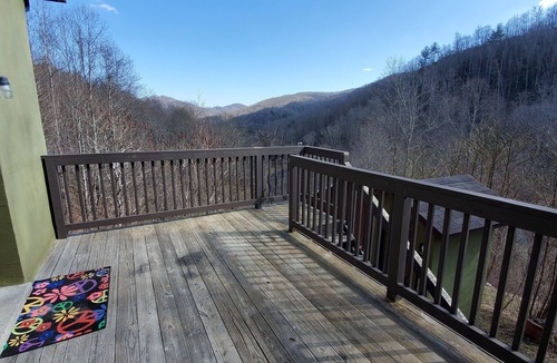 Elk Park Cottage | Beech Mountain Chapel - Wow views and creek just minutes to Beech Mtn Ski Resort