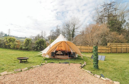 Camerton Cottage | BELL TENT 3, romantic, character holiday cottage in Timsbury