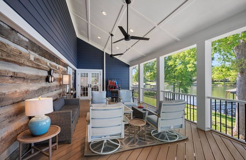 Terrell House | Bella Vista by Socharm | Lakefront Getaway