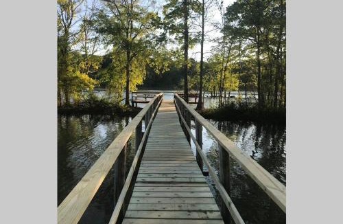 Harbor House House | Belmont NC Riverfront 2-Bedroom Garden Suite