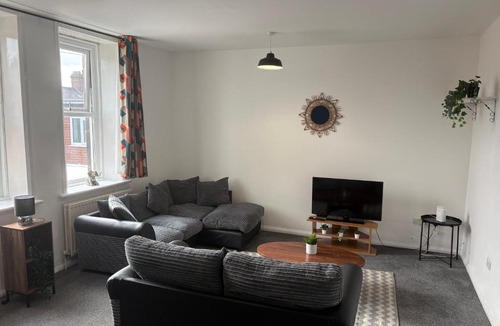 Newcastle-upon-Tyne Apartment | Bensham Ave - Spacious 4 bdrm Close to Newcastle