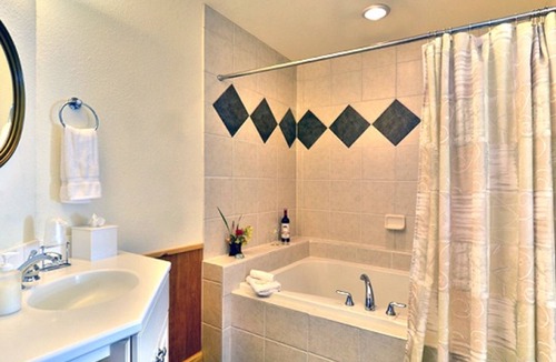 Arden Bed & Breakfast | Bent Creek Lodge Bed & Breakfast