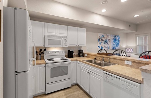 Bermuda Bay House | Bermuda Bay 109: Shared Pool, Pet friendly