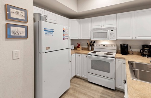Bermuda Bay House | Bermuda Bay 109: Shared Pool, Pet friendly