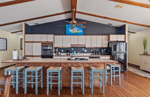 Hobucken Apartment | Best Location in Oriental, NC! Sleeps up to 14! Steps away from Oriental Marina!