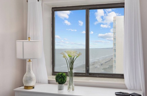 Ash Condo | Best of the Best! Completely remodeled Oceanfront 4 bed 3 bath Luxury End Unit!