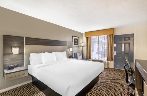 Savannah Hotel | Best Western Central Inn