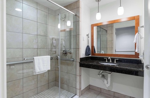 Wilmington Hotel | Best Western Plus Westgate Inn & Suites