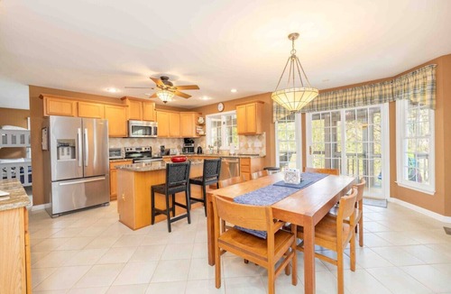 Wise House | Better Lake than Never/3 bedroom W/Boat Options!
