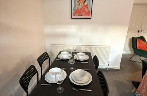 Sunderland Apartment | Bexley-4 Bdrm 5 beds Sleeps 7 Ideal 4 Contractors