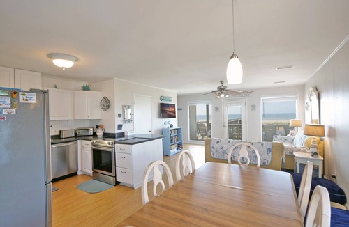 Holden Beach House | "Big AL's Dawg House" 4 Bedroom, Oceanfront, Duplex, PET FRIENDLY