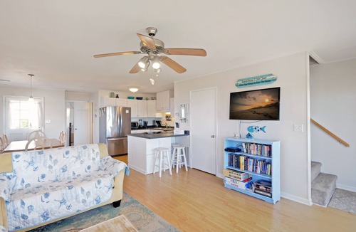 Holden Beach House | "Big AL's Dawg House" 4 Bedroom, Oceanfront, Duplex, PET FRIENDLY