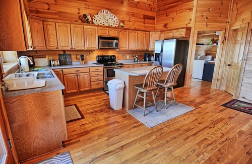 West Jefferson Cabin | Big Ashe View-Open for Bookings! Views, Wi-Fi, Pool Table, Hot Tub