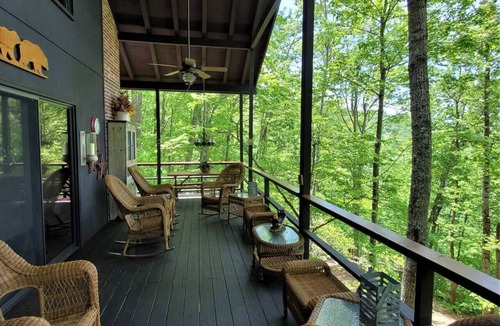 Franklin Cabin | Big Bear Hideaway Perfect Mountain Home