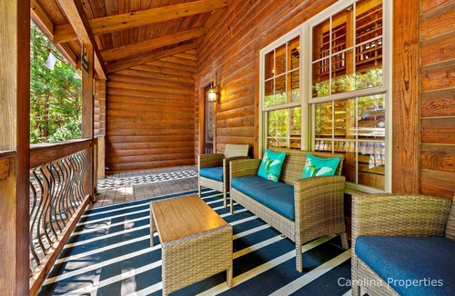 Mill Spring Cabin | Big Cat Mountain House by Carolina Properties * NEW HOT TUB *
