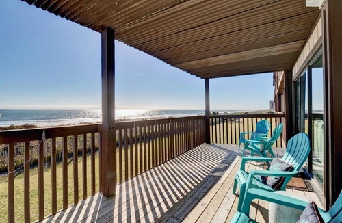 Wilmington Beach House | BIG DECK! Tiki Bar! Oceanfront Pool! Elevator!