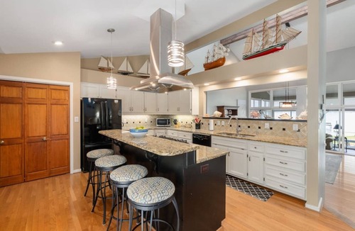 Pine Knoll Shores House | Big Red | Soundfront Dock · Private Beach · 4BR PKS