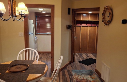 Beech Mountain House | Big Sky Villa - Spectacular Long-Range Mountain Views close to Skiing
