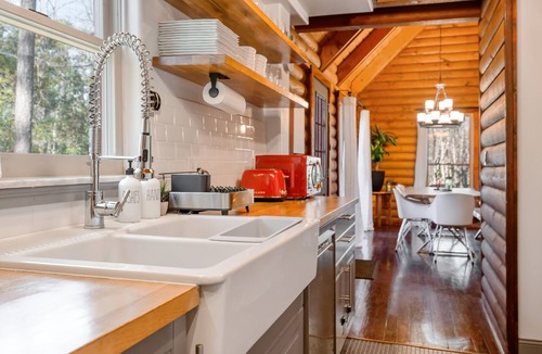 Raleigh Cabin | Big Warm Hug of a Cabin! Luxury Linens, Best Coffee Station for Miles