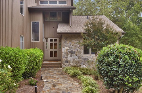 Belmont House | Big water Lake Wylie views on quiet cove, private acre property near Belmont