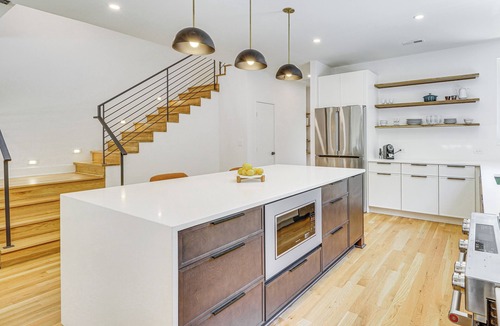 Hillsborough House | Bike to Dtwn Hillsborough! Modern Home w/ Yard