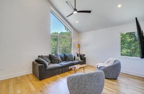 Hillsborough House | Bike to Dtwn Hillsborough! Modern Home w/Yard