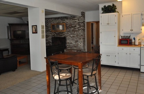 Oakley Apartment | Biltmore Getaway Apartment