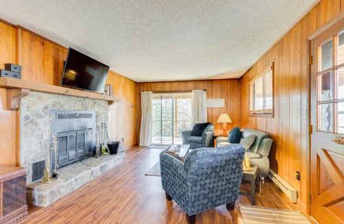 Murphy House | Birdwatching, Board Games and BBQs Cabin in Murphy!