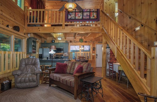 Penrose Cabin | Black Bear Lodge near Dupont State Forest