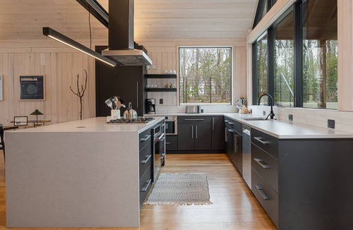 Laurel Ridge House | Black Mountain Cross Cabin, luxury private home with amazing views and hot tub.