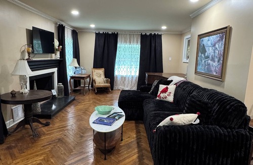 Winston - Salem House | Black Rose: A uniquely charming vintage 3 bedroom home