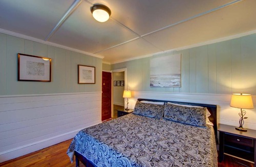 Ocracoke Hotel | Blackbeard's Lodge