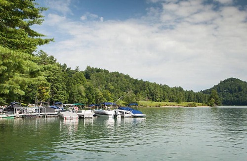 Cashiers RV Rental | BLOCK Club Lodges at Trillium 2br