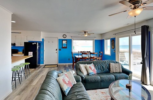 Topsail Beach House | Blue Chip | Ocean Front + Pet Friendly!