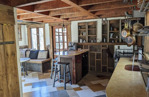Cullowhee Cabin | BLUE GHOST HOST Endless summer