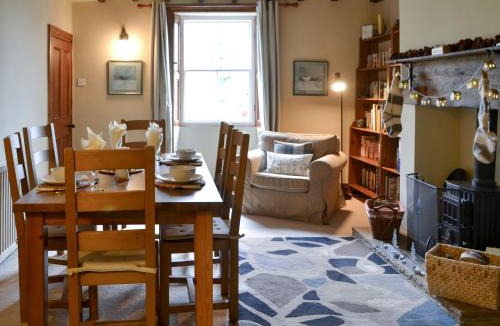 Elsdon House | Blue House Cottage