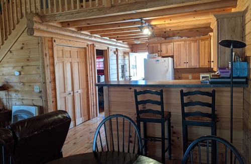 Grassy Creek Cabin | BLUE MOON CABIN: Pet friendly, 54 acres, hot tub, creek frontage, great fishing