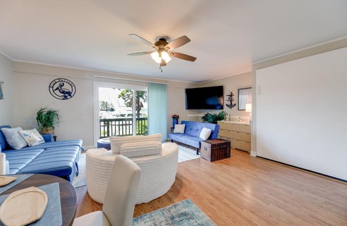 Fairfield Harbour House | Blue Pelican River Oasis on the Neus! Walk to Pier